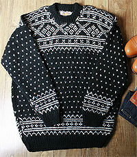 일본빈티지 오버핏 핸드메이드 울100% 두툼한 스웨터!!  짱짱하고 두툼한 아주 좋은 스웨터입니다.