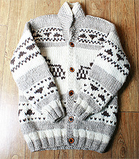 캐나다 헨드메이드 양모100% 코위찬 스웨터(cowichan sweater)  신품급 컨디션의 올드 코위챤~! 가슴에 사뭇치는 높은 퀄리티!!
